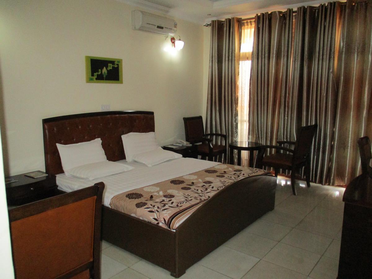 Amaris Hotel Kigali Exterior photo